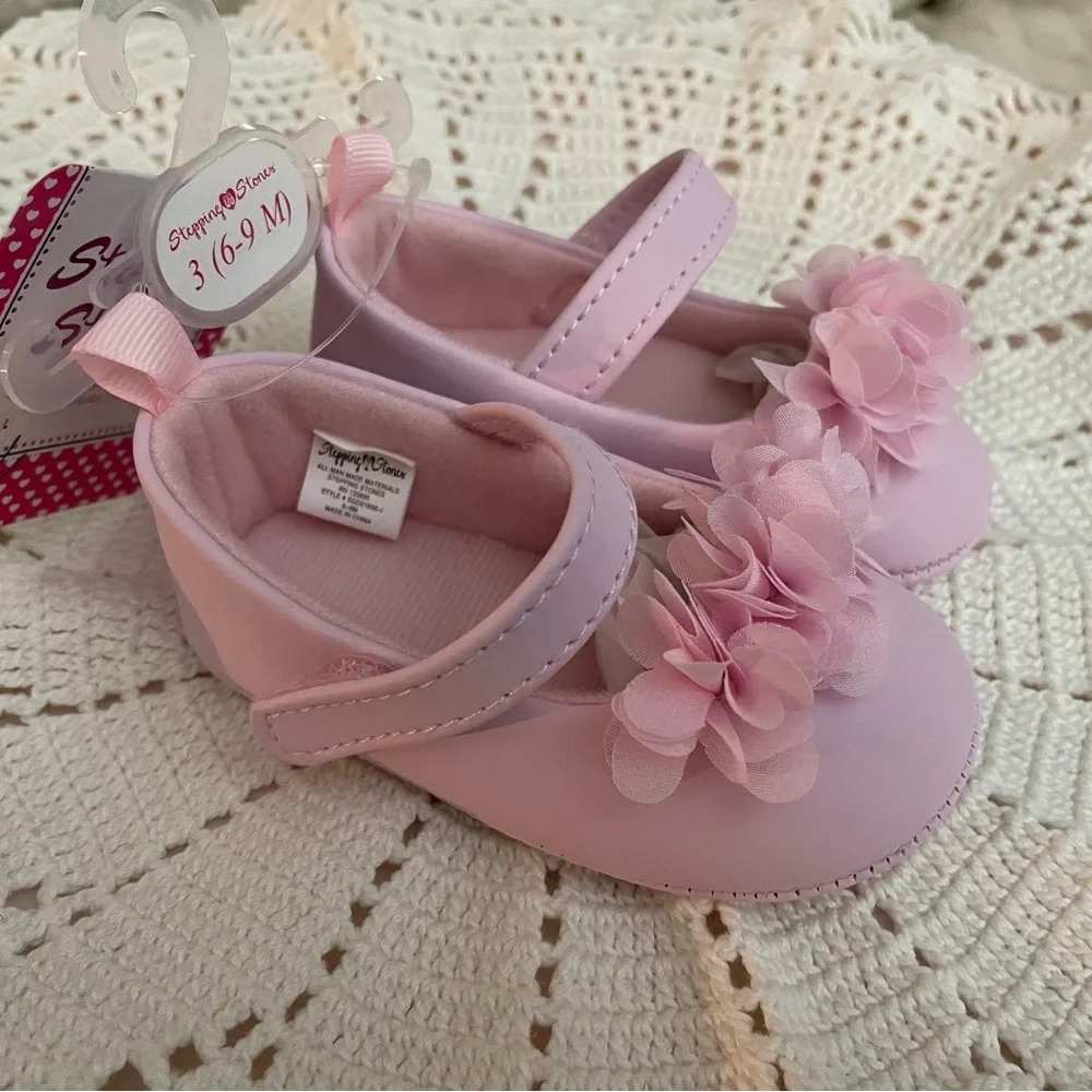 Lovely Baby Girl Shoes Pink with Floral Details, size 6-9 months - Picture 2 of 5